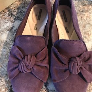 Clark’s memory foam. Size 7 wide fits like 8 M.